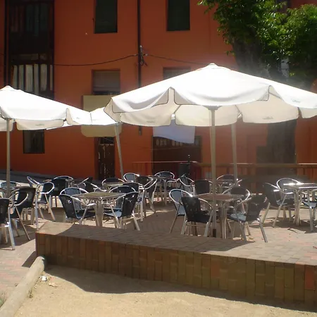 ゲストハウス Arco De San Miguel カラタユー